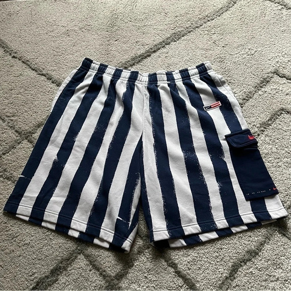 Nike club shorts white blue navy stripe stretchy waist XL - Picture 1 of 9